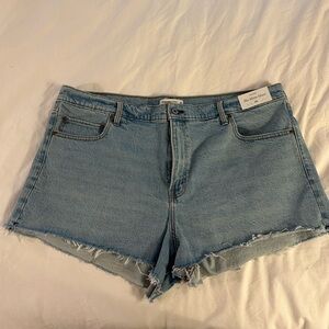 Abercrombie and fitch The Mom Short size 20 / 35